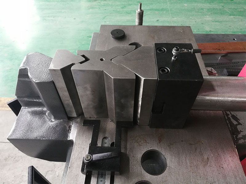 多功能母線加工機BM303-S-3